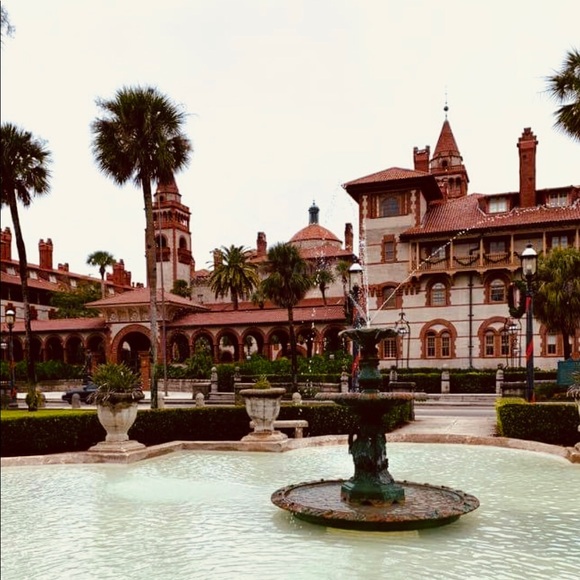 Meet your Posher, Marilynn - Picture 1 of 2